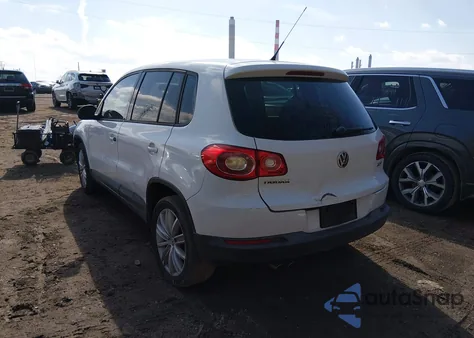 2011 Volkswagen Tiguan S z USA, uszkodzony, nr VIN WVGAV7AX7BW522470